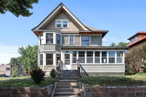 915 Hague Ave, Saint Paul, MN 55104