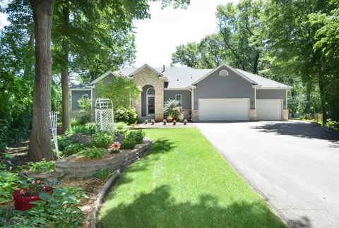1514 Cloud Dr NE, Blaine, MN 55449