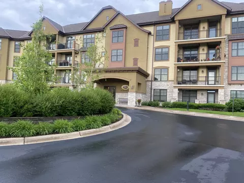 1320 Riverside Ln #210, Mendota Heights, MN 55118
