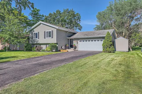 4435 Morningside Ave, Vadnais Heights, MN 55127