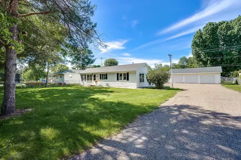 934 3rd St W, Hastings, MN 55033