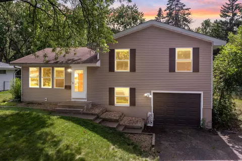 1324 Gary Dr, Saint Paul Park, MN 55071