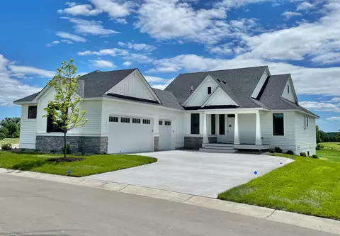 117 Spring Farm Rd, North Oaks, MN 55127