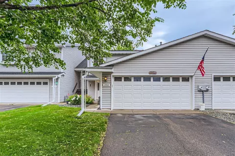 1446 Hilo Ave N, Oakdale, MN 55128