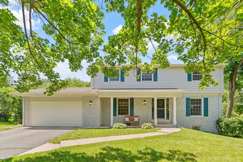 16837 Canterbury Dr, Minnetonka, MN 55345