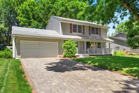 8024 Cheyenne Ave, Chanhassen, MN 55317
