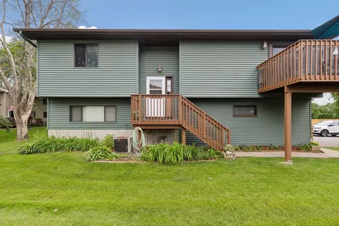 817 Belland Ave, Vadnais Heights, MN 55127