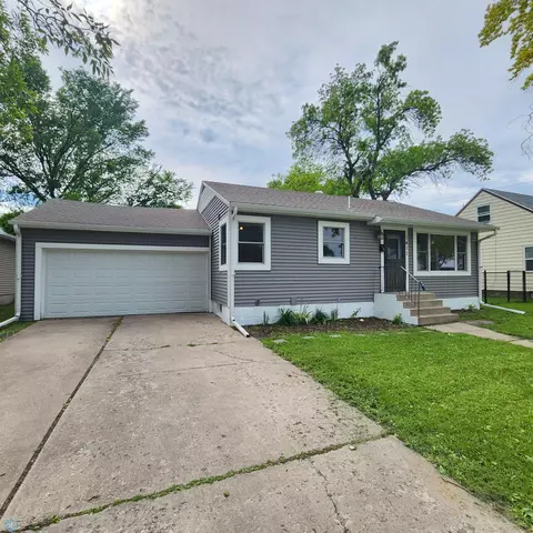 1411 13 12 St N, Moorhead, MN 56560