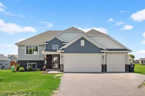 29320 Wildwood Rd, Chisago City, MN 55013