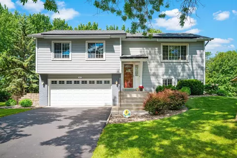 6820 Chaparral Ln, Chanhassen, MN 55317