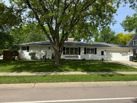 502 S Bruce St, Marshall, MN 56258