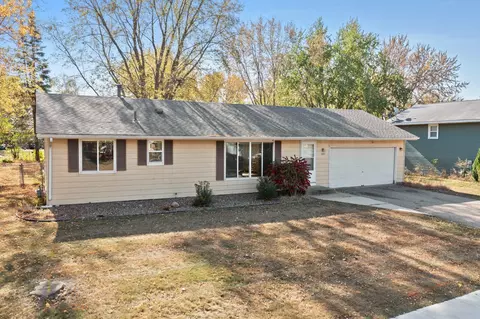 15477 Dresden Trl, Apple Valley, MN 55124