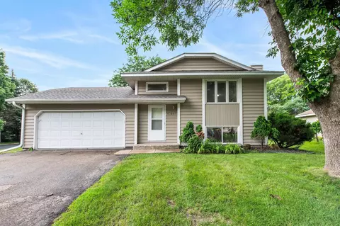 18255 Emerald Trl, Farmington, MN 55024