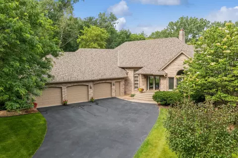 4932 Woodhurst Ln, Minnetonka, MN 55345