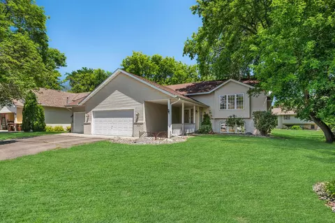 4610 Parkwood Dr SE, Prior Lake, MN 55372