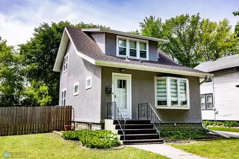 1120 12th Ave S, Fargo, ND 58103