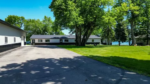 19551 Cozy Point Dr, Fergus Falls, MN 56537