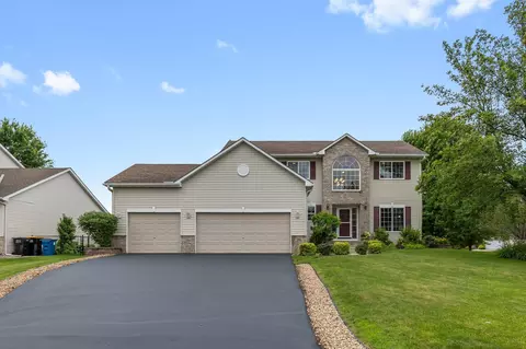 1892 Cardinal Dr, Shakopee, MN 55379