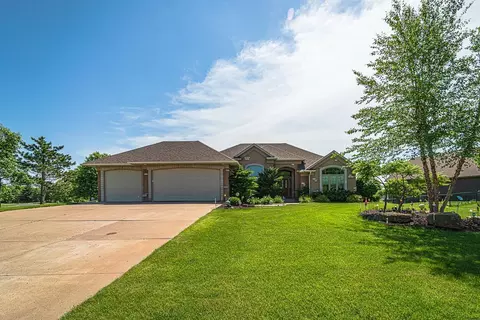 1114 Cripple Creek Pass, Lino Lakes, MN 55038