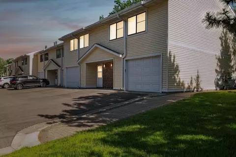 3231 Hill Ridge Dr #97, Eagan, MN 55121