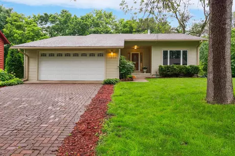 112005 Warner Cir, Chaska, MN 55318