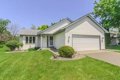 9644 77th St S, Cottage Grove, MN 55016