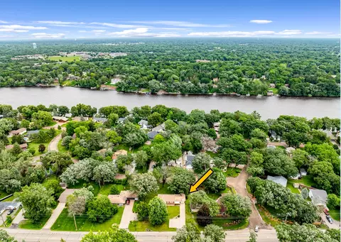11448 W River Rd, Champlin, MN 55316