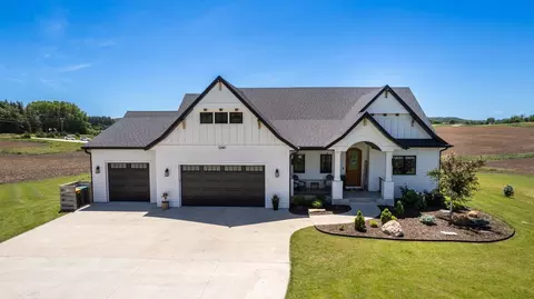 1240 85th St NW, Rochester, MN 55901
