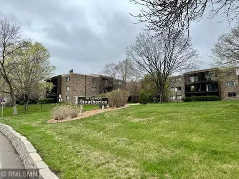 4120 Parklawn Ave #233, Edina, MN 55435