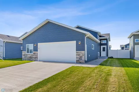 6774 69th Ave S, Horace, ND 58047