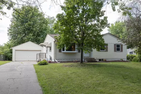 648 Esther Ln, Woodbury, MN 55125
