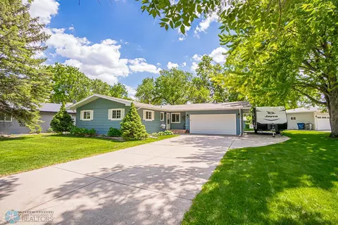 2302 19 12 St S, Moorhead, MN 56560