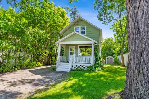 1007 11th St N, Fargo, ND 58102