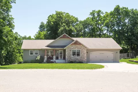 2112 Robins Nest SE, Alexandria, MN 56308