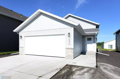 6867 Thomas St, Horace, ND 58047 photo 2