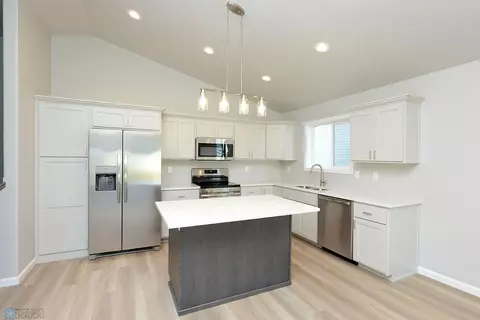 6867 Thomas St, Horace, ND 58047 photo 4