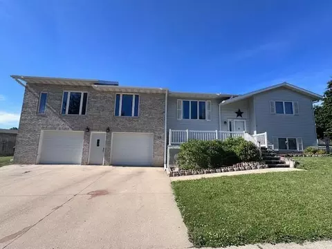 101 E Madison St, Caledonia, MN 55921