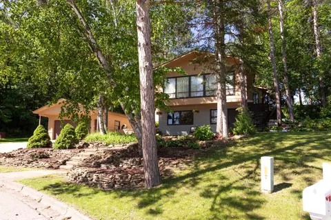 1622 Birchwood Dr, Red Wing, MN 55066