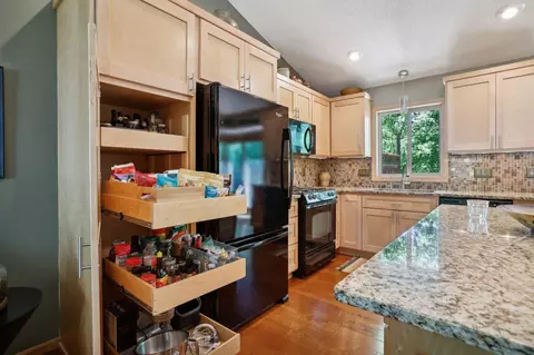 10490 Eagle St NW, Coon Rapids, MN 55433 photo 9