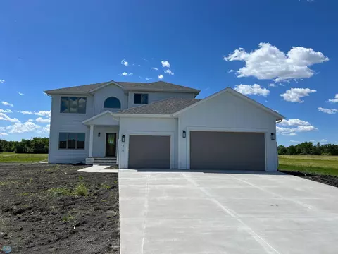 319 69th Ave NW, Moorhead, MN 56560