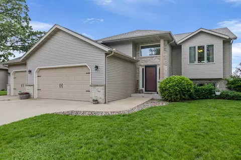 1062 Bush Ct SW, Eyota, MN 55934