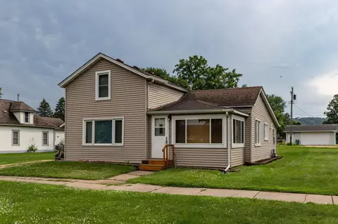 1029 5th Grant Blvd W, Wabasha, MN 55981