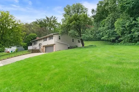 2701 Brookview Dr, Burnsville, MN 55337