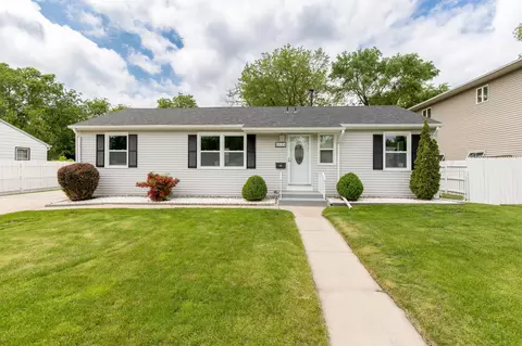 8524 Stevens Ave S, Bloomington, MN 55420