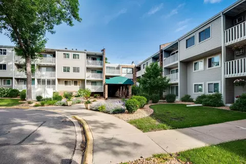 1601 N Innsbruck Dr #143, Fridley, MN 55432