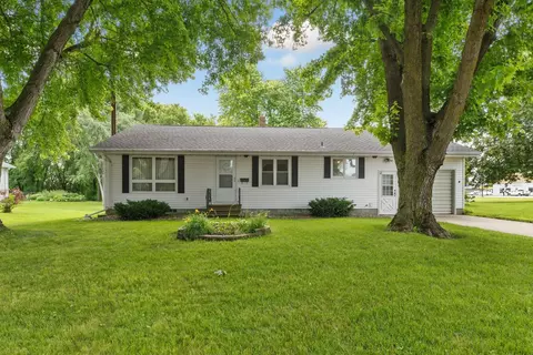 12 4th St NE, Fairfax, MN 55332