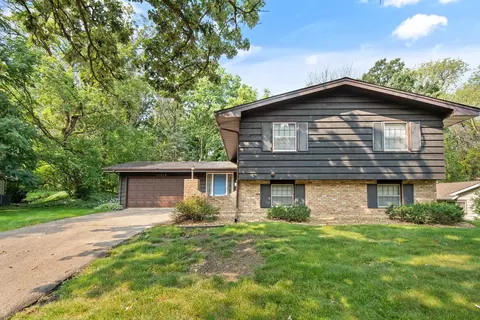 12628 Parkwood Dr, Burnsville, MN 55337