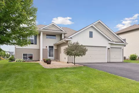 5749 126th St N, Hugo, MN 55038