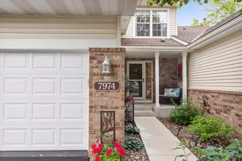 7974 Autumn Ridge Way, Chanhassen, MN 55317