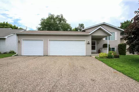 1181 Blackbird Dr SW, Hutchinson, MN 55350